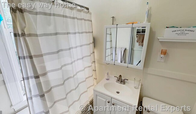 Building Photo - 157 Summer St