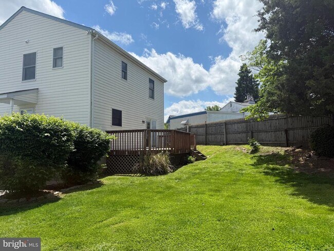 Building Photo - 154 3rd Ave