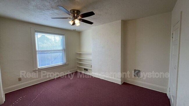 Building Photo - 1122 Greenfield Ave