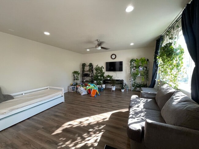 Building Photo - Beautiful 4 Bedroom Ranch Home For Rent