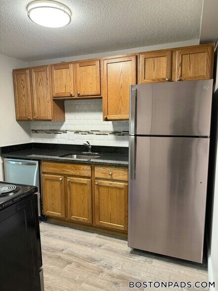 Building Photo - 47 Princeton St