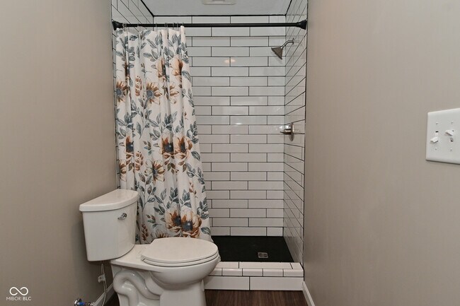 Building Photo - 16492 Wilsons Farm Dr