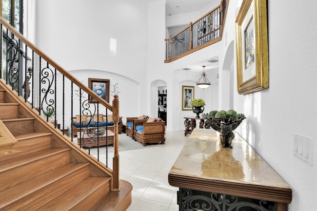 Building Photo - 10703 Versailles Blvd