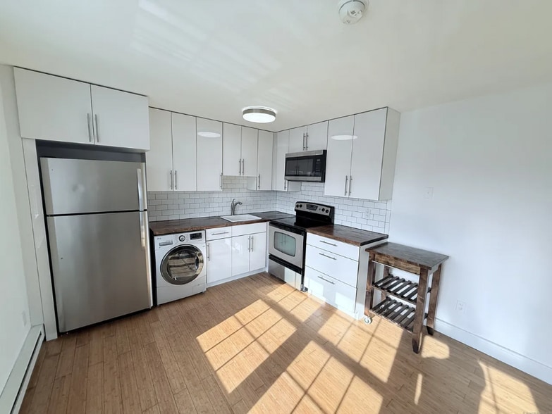 Building Photo - 8 Wardwell St