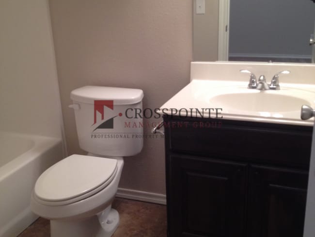 Building Photo - AVAILABLE: 2 Bedroom, 2 Bathroom Duplex in Lindale!