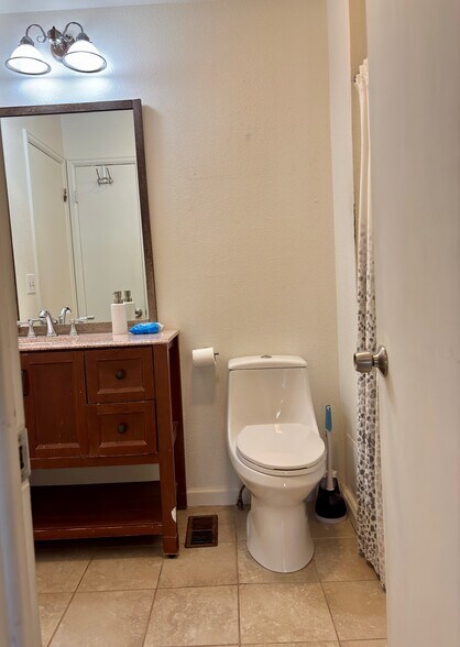 Building Photo - 22 Amesbury St