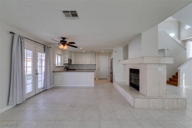 Building Photo - 225 Comanche Pl