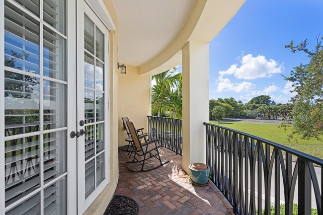 Building Photo - 1970 S Dixie Hwy