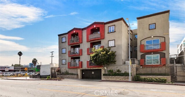 Building Photo - 11124 Burbank Blvd