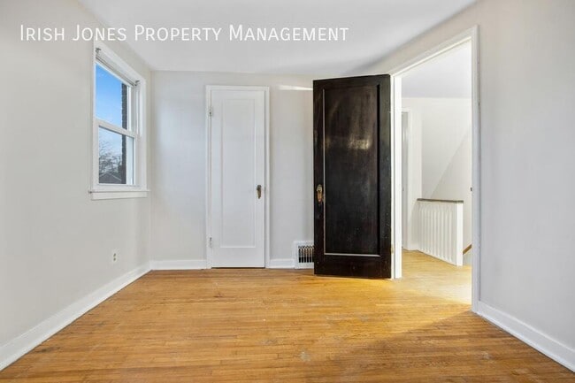 Building Photo - 15 Arbour Ln