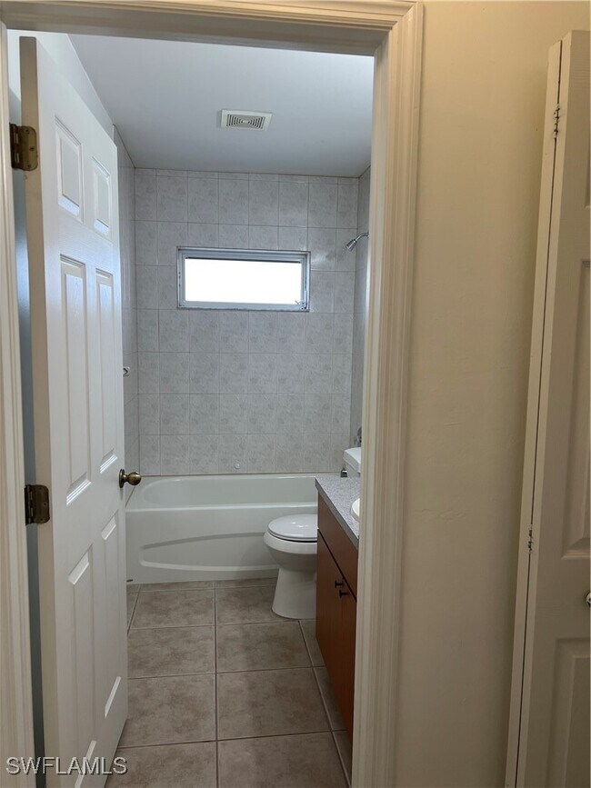 Building Photo - 279 SW 3rd Terrace