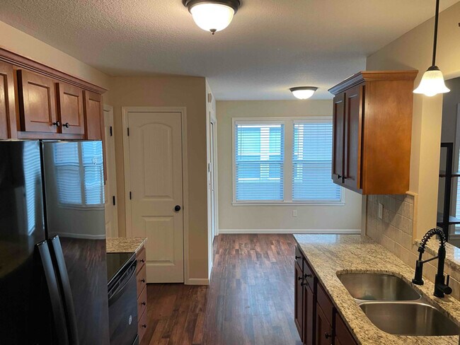 Building Photo - 3211 Yankee Tank Ln