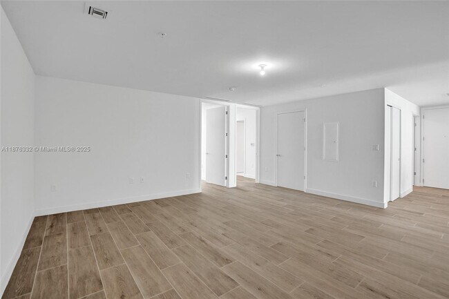 Building Photo - 900 N Ocean Blvd