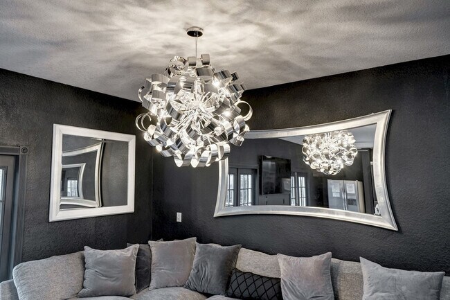 Building Photo - 1145 Troon Cir