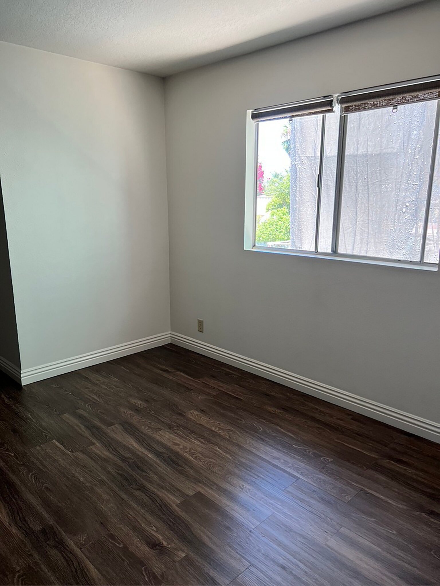 living room - 6640 Simpson Ave