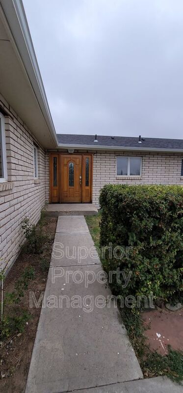 Building Photo - 7014 Ridge Rd