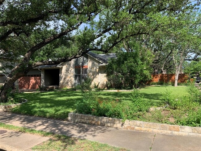 Building Photo - 4610 White Elm Dr