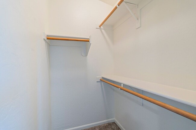 Building Photo - Great home in gated community!