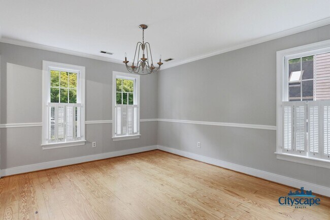 Building Photo - Charming Farmhouse-style Home Adjacent to Huguenot Park!
