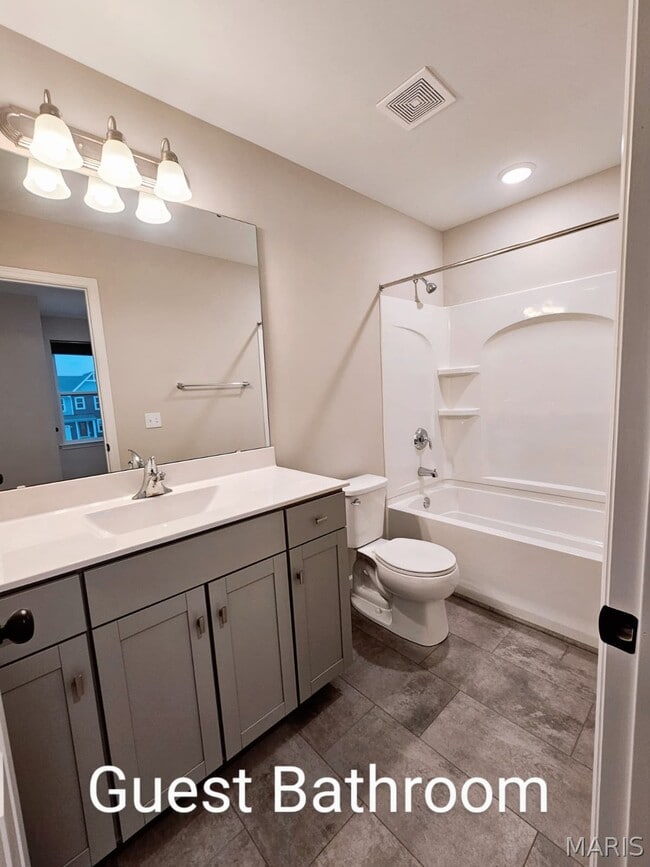 Building Photo - 367 Newbridge Wy