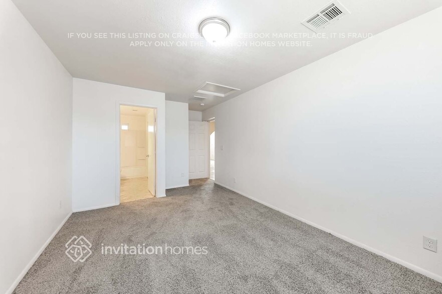Building Photo - 3424 W Bloomfield Rd