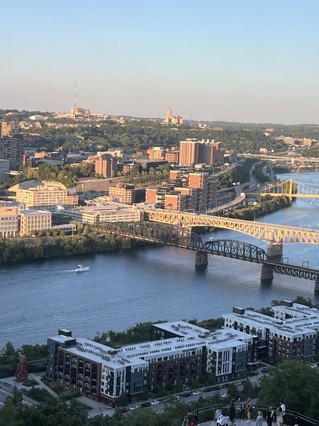 Building Photo - 111 Grandview Ave