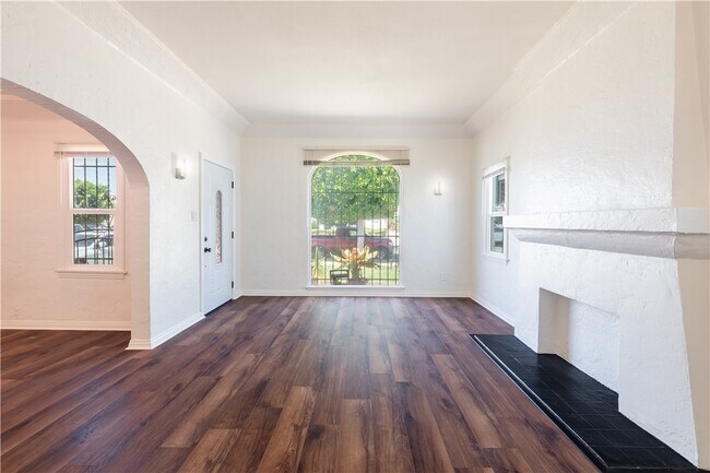 Building Photo - 8930 S Hobart Blvd