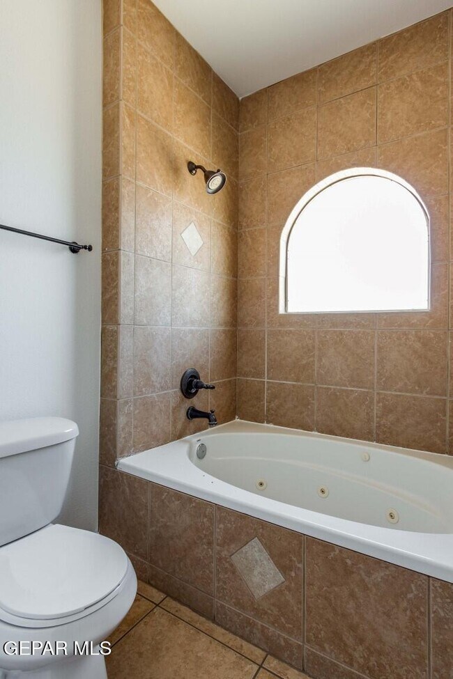 Building Photo - 5541 Ignacio Frias Dr