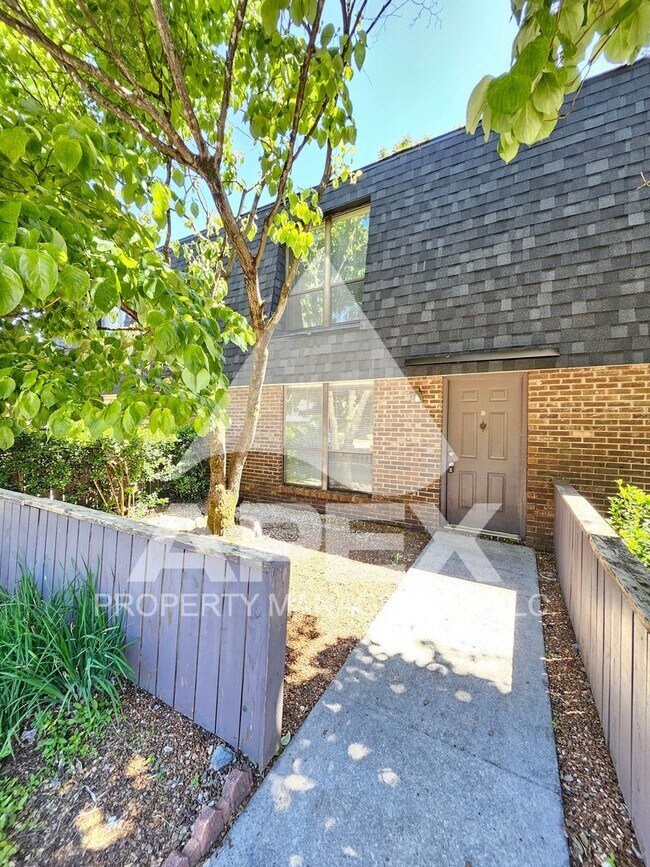 Building Photo - 9008-COU