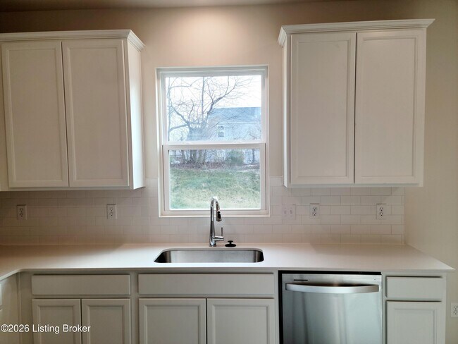 Building Photo - 8308 Fairmount Rd