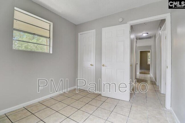Building Photo - 329 Saddlefield Rd