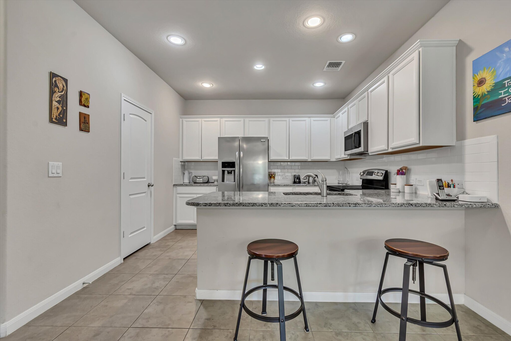 Building Photo - 711 Rolling Oak Dr