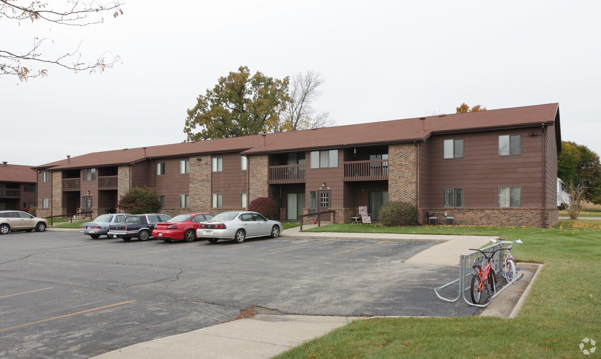 Maple Tree Village Charlotte Mi Apartment Finder