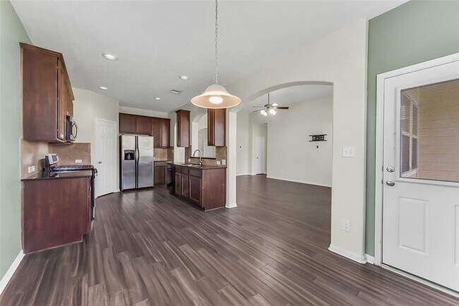 Building Photo - 16622 River Wood Ct