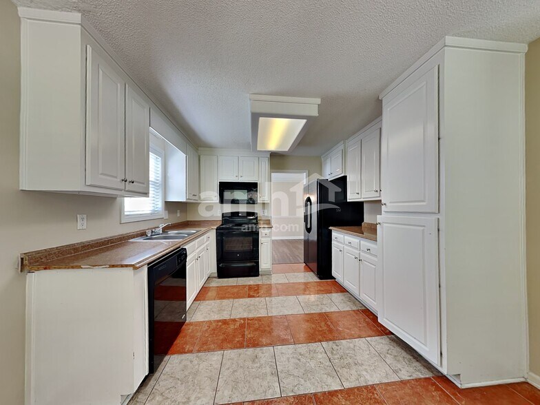 Building Photo - 2592 Freemans Walk Path