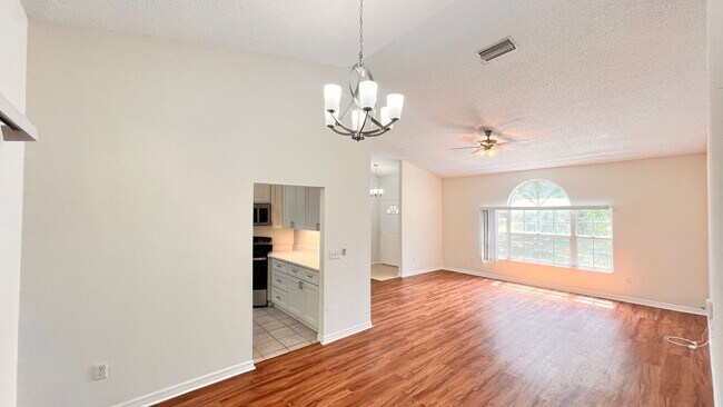 Building Photo - 23 Winding Woods Trail