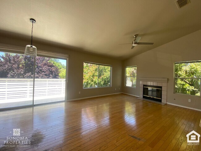 Building Photo - Light-Filled 3BD/2BA Home in Desirable Fry...