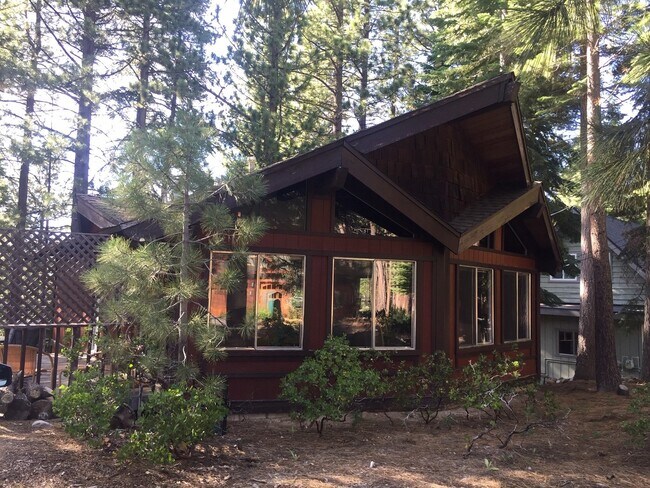 Primary Photo - Great Location off Pioneer Trail in South ...
