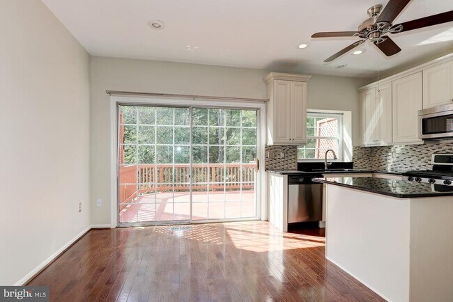 Building Photo - 7238 Stover Ct