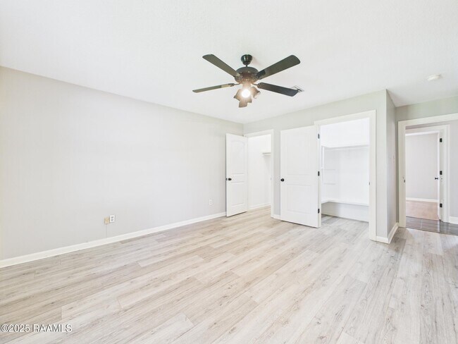 Building Photo - 128 Pigeon Loop