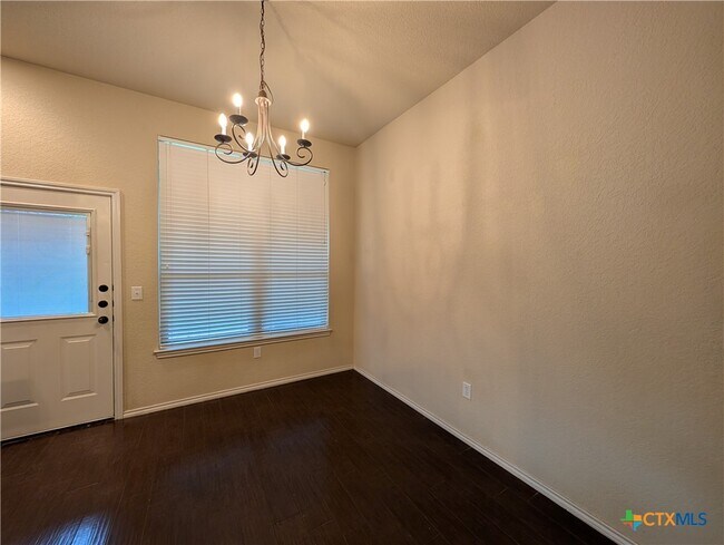Building Photo - 669 Creekside Cir