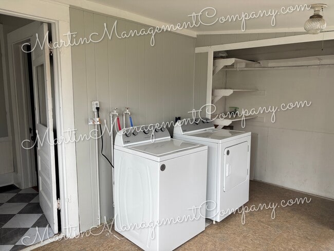 Building Photo - 2201 S Grand Ave