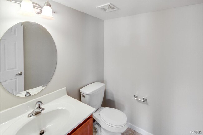 Building Photo - 400 Willott Square Dr