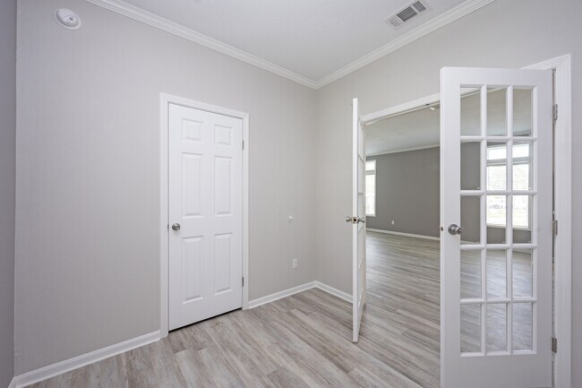 Building Photo - 1620 Killarney Ct