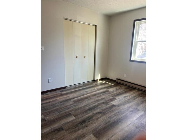 Building Photo - 301 W Bert St