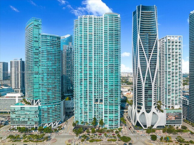Building Photo - 900 Biscayne Blvd