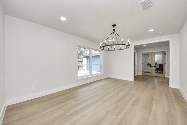 Building Photo - 26206 Maplewood Dr