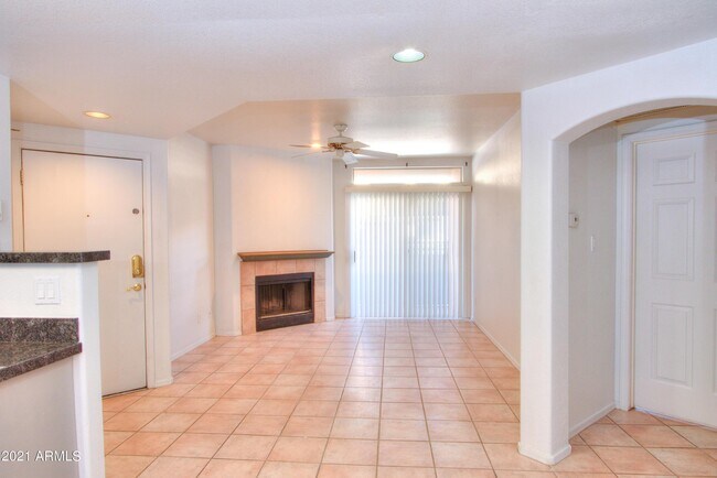 Building Photo - 10410 N Cave Creek Rd