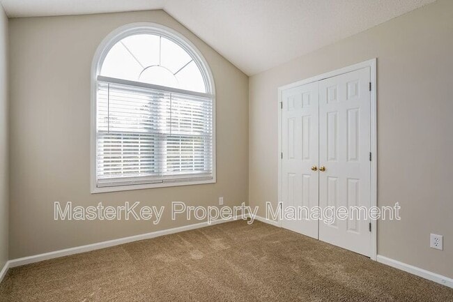 Building Photo - 105 Grandtree Ct