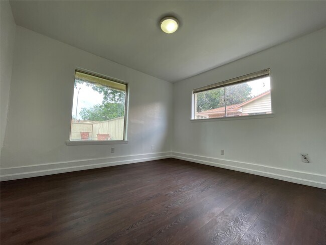 Building Photo - 4803 Geraldine St